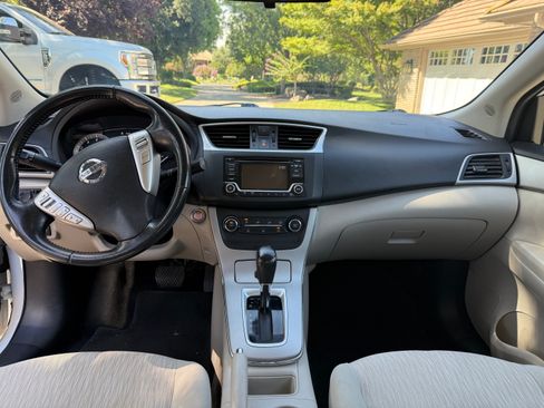 Used 2015 Nissan Sentra SV FWD image 6