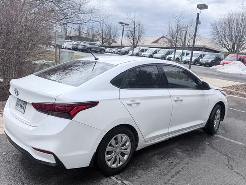 Used 2018 Hyundai Accent SE image 9