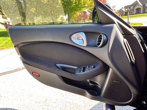 Used 2013 Nissan 370Z NISMO w/ Bose Pkg image 13