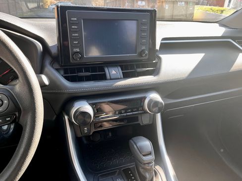 Used 2019 Toyota RAV4 LE image 16