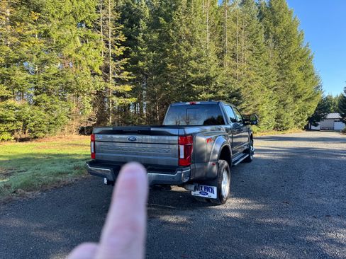 Used 2022 Ford F350 Lariat w/ Lariat Ultimate Package image 2