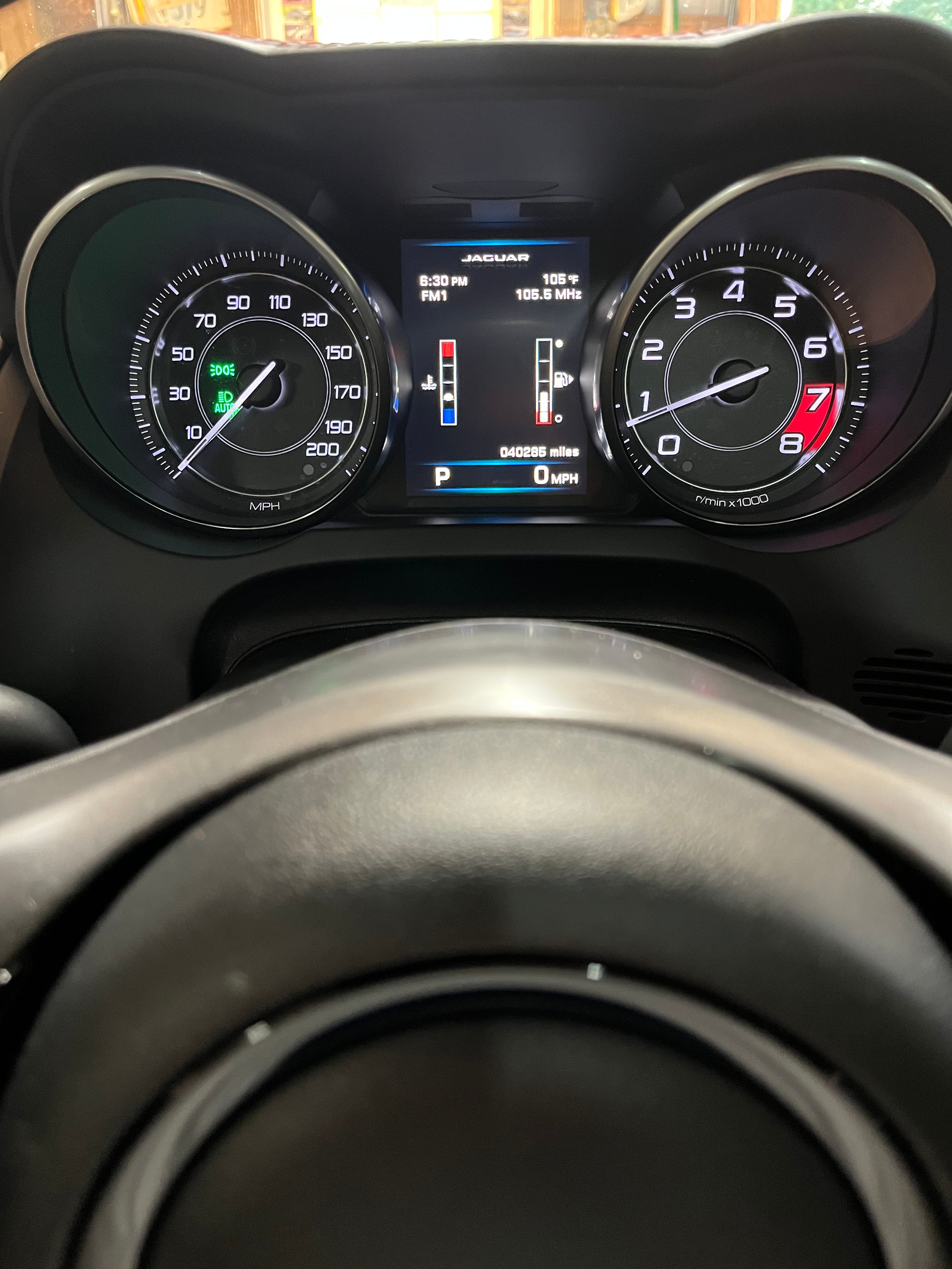 Used 2015 Jaguar F-TYPE R RWD image 18
