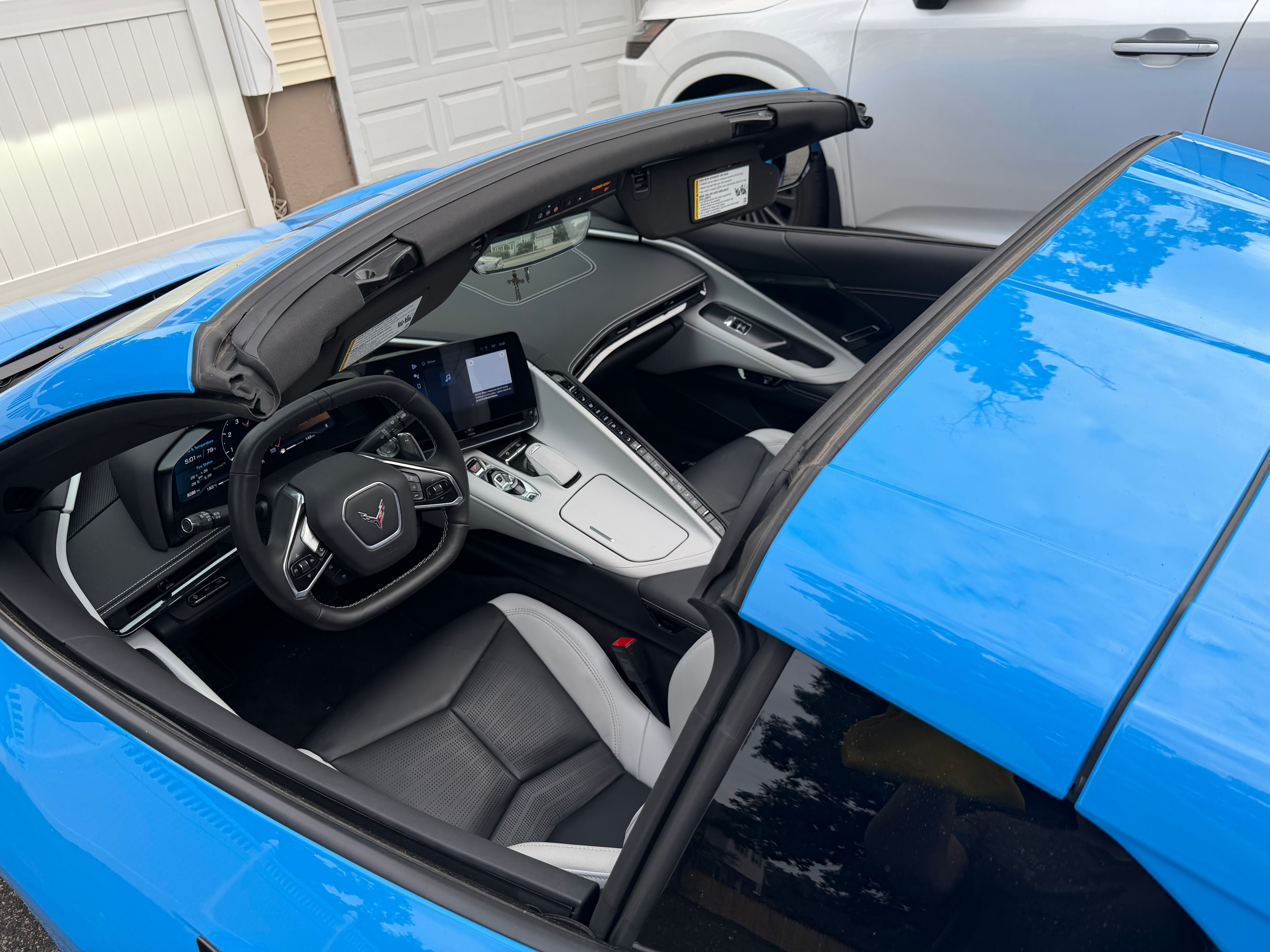 Used 2024 Chevrolet Corvette Stingray Preferred Cpe w/ Z51 Performance Package RWD image 8