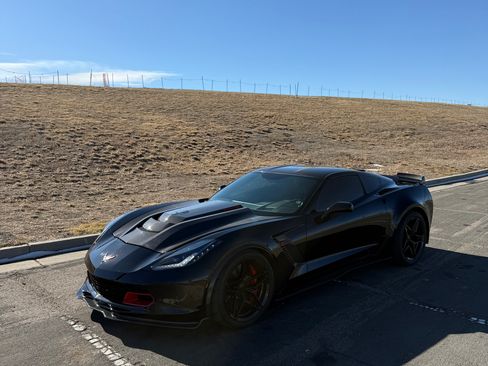 Used 2015 Chevrolet Corvette Z06 w/ Z07 Performance Package RWD image 1