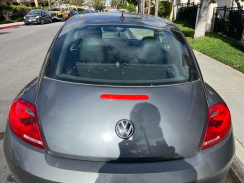 Used 2013 Volkswagen Beetle 2.5 image 2