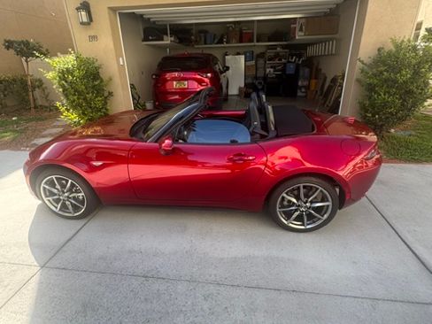 Used 2023 MAZDA MX-5 Miata Grand Touring RWD image 1