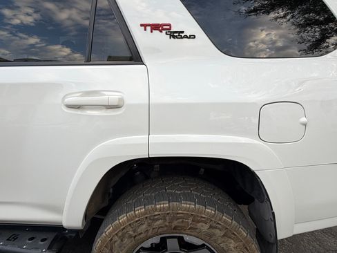 Used 2020 Toyota 4Runner TRD Off-Road Premium w/ Moonroof Package AWD/4WD image 17