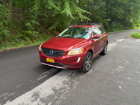 Used 2015 Volvo XC60 T6 AWD/4WD image 2