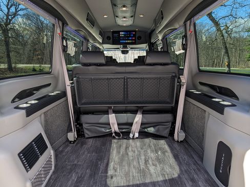 Used 2022 Mercedes-Benz Sprinter 2500 image 18