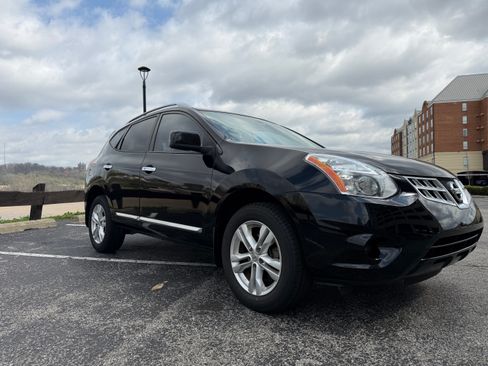 Used 2013 Nissan Rogue SV image 6