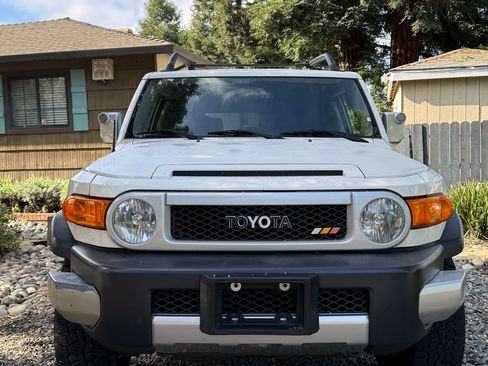 Used 2010 Toyota FJ Cruiser 4WD image 18