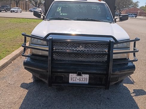 Used 2003 Chevrolet Silverado 3500 2WD Regular Cab image 4