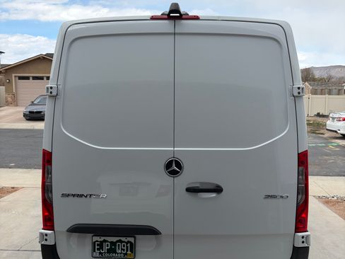 Used 2021 Mercedes-Benz Sprinter 2500 image 2