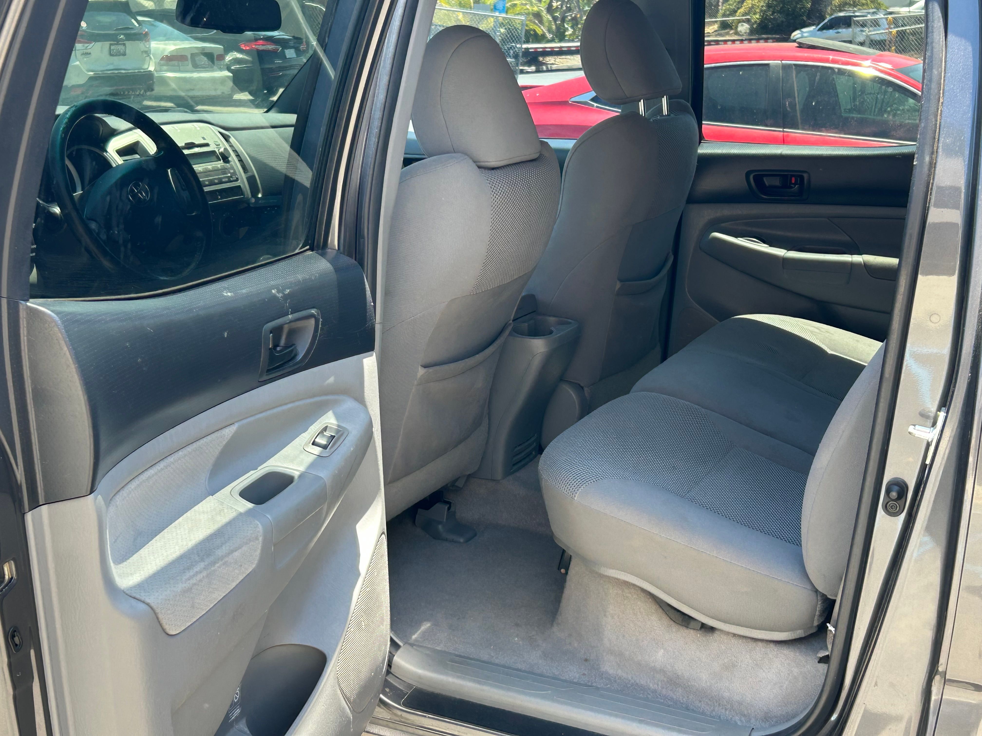 Used 2011 Toyota Tacoma 4x4 Double Cab w/ TRD Off-Road Pkg w/JBL Audio image 5