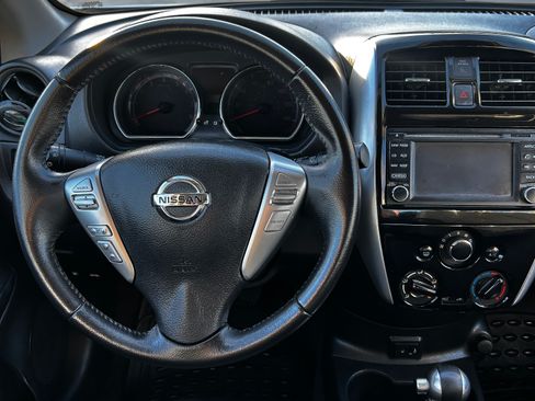 Used 2017 Nissan Versa SL image 10