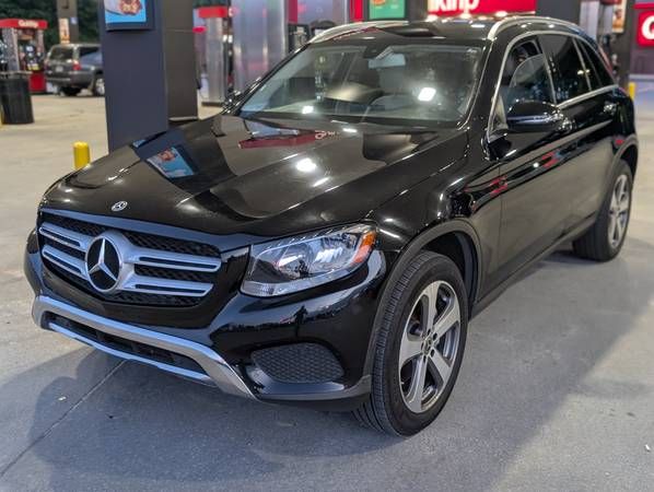 Used 2018 Mercedes-Benz GLC 300 w/ Premium Package image 17