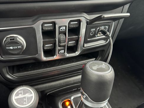 Used 2022 Jeep Wrangler Unlimited Sahara image 11