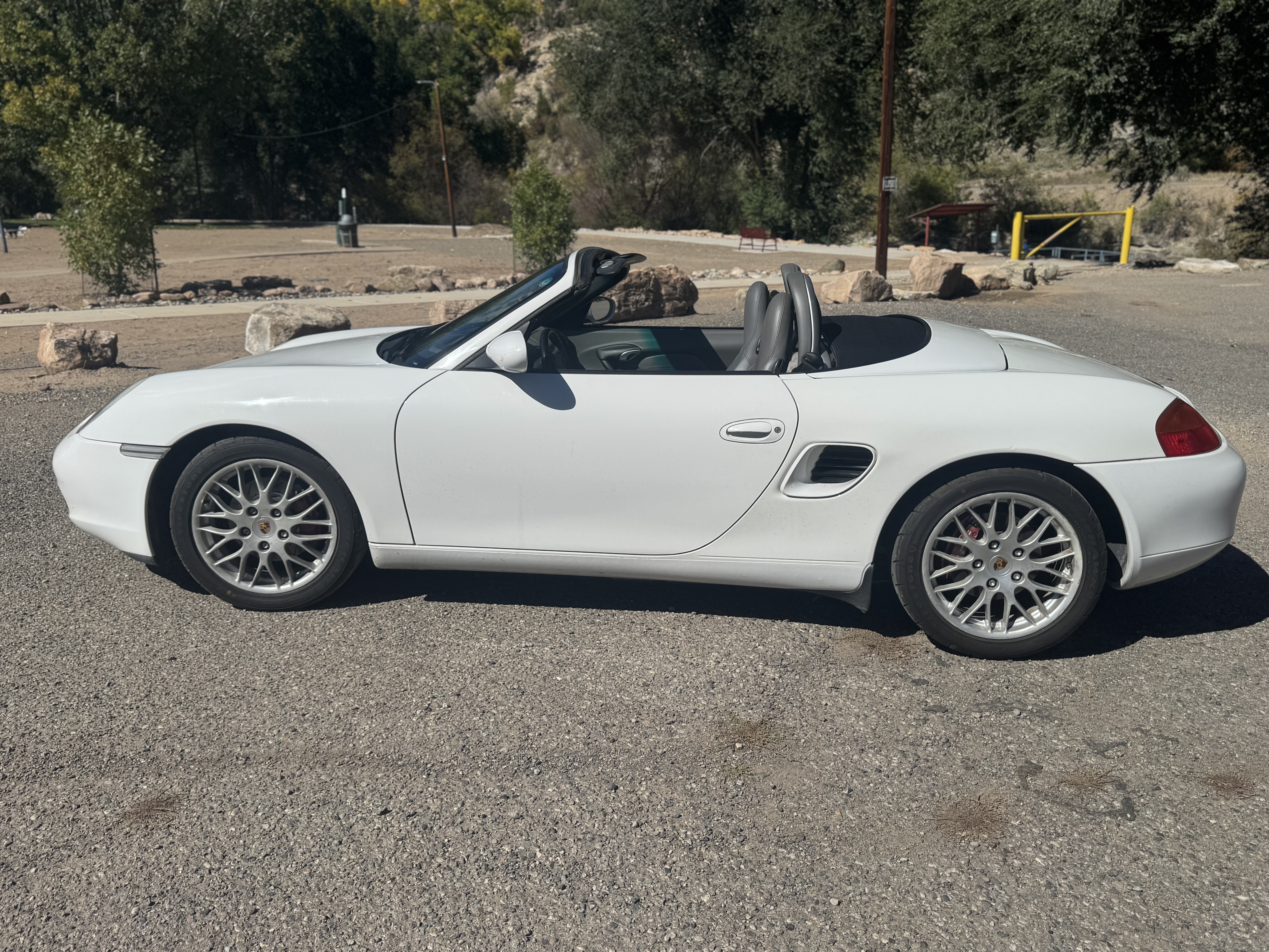 Used 2002 Porsche Boxster RWD image 2