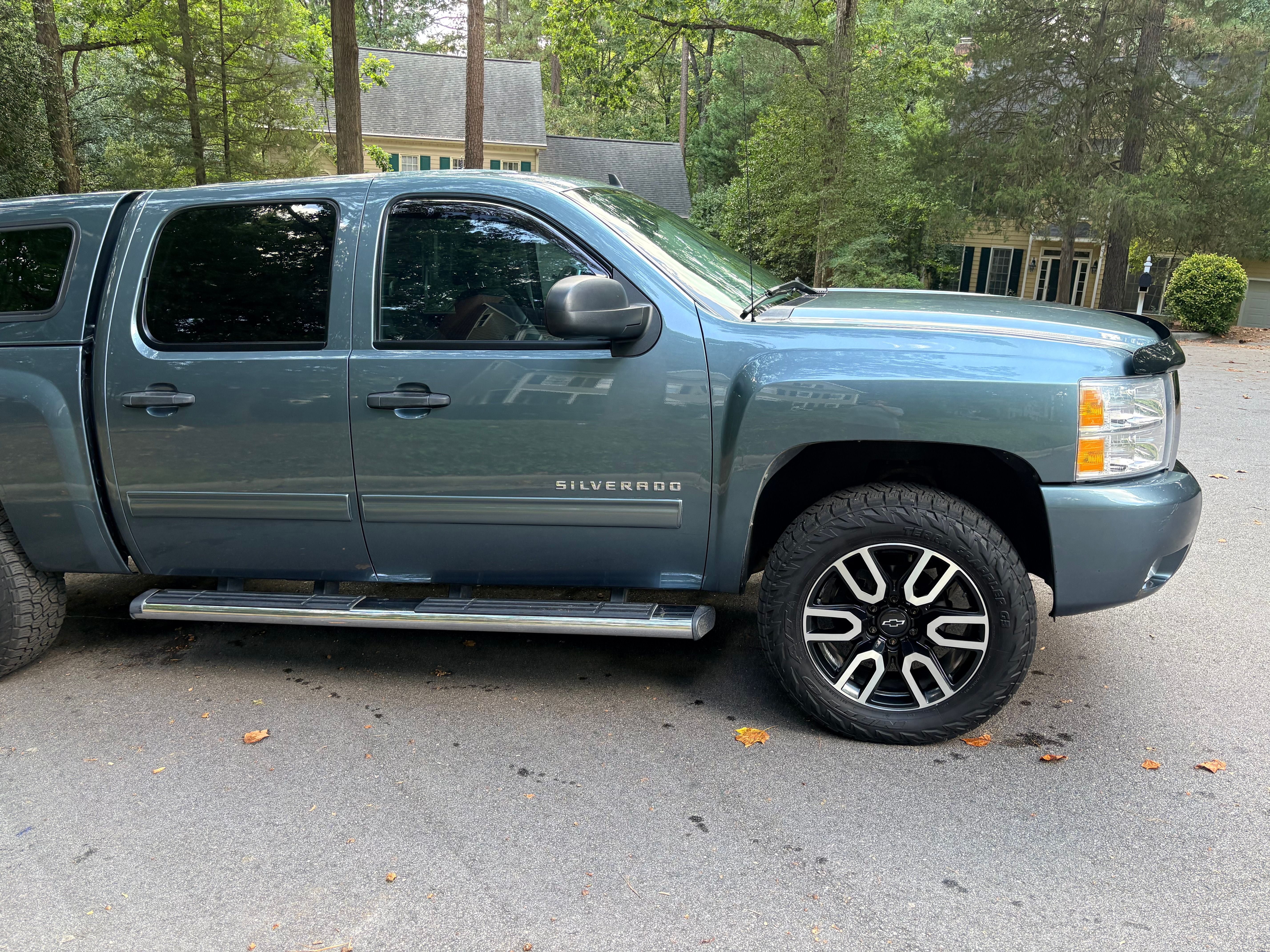 Used 2010 Chevrolet Silverado 1500 LT w/ Power Pack Plus AWD/4WD image 18