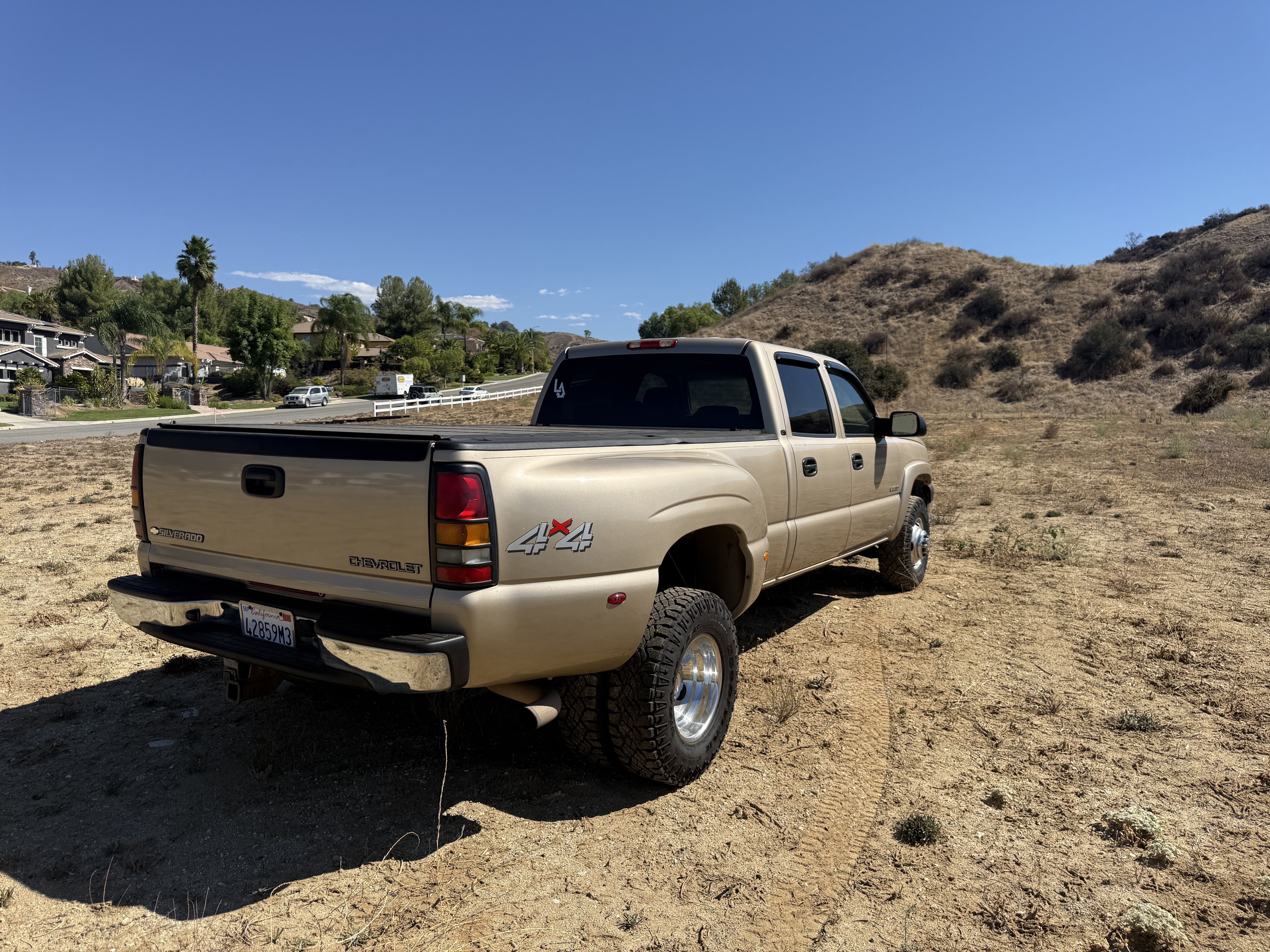 Used 2004 Chevrolet Silverado 3500 4x4 Crew Cab w/ Skid Plate Package image 5