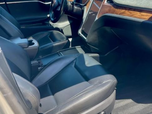 Used 2016 Tesla Model S 90D image 10