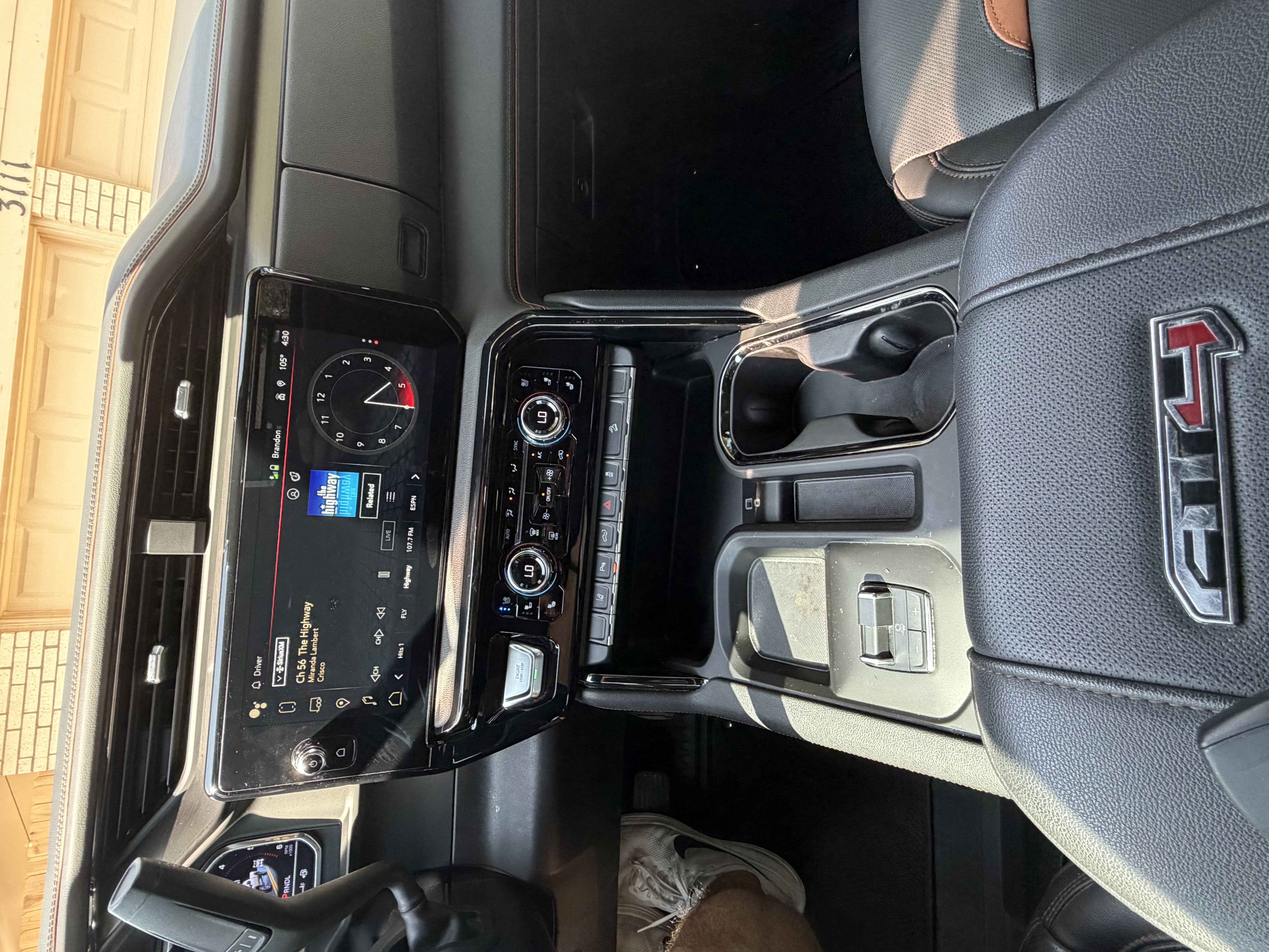 Used 2024 GMC Sierra 2500 AT4 w/ AT4 Premium Plus Package AWD/4WD image 10