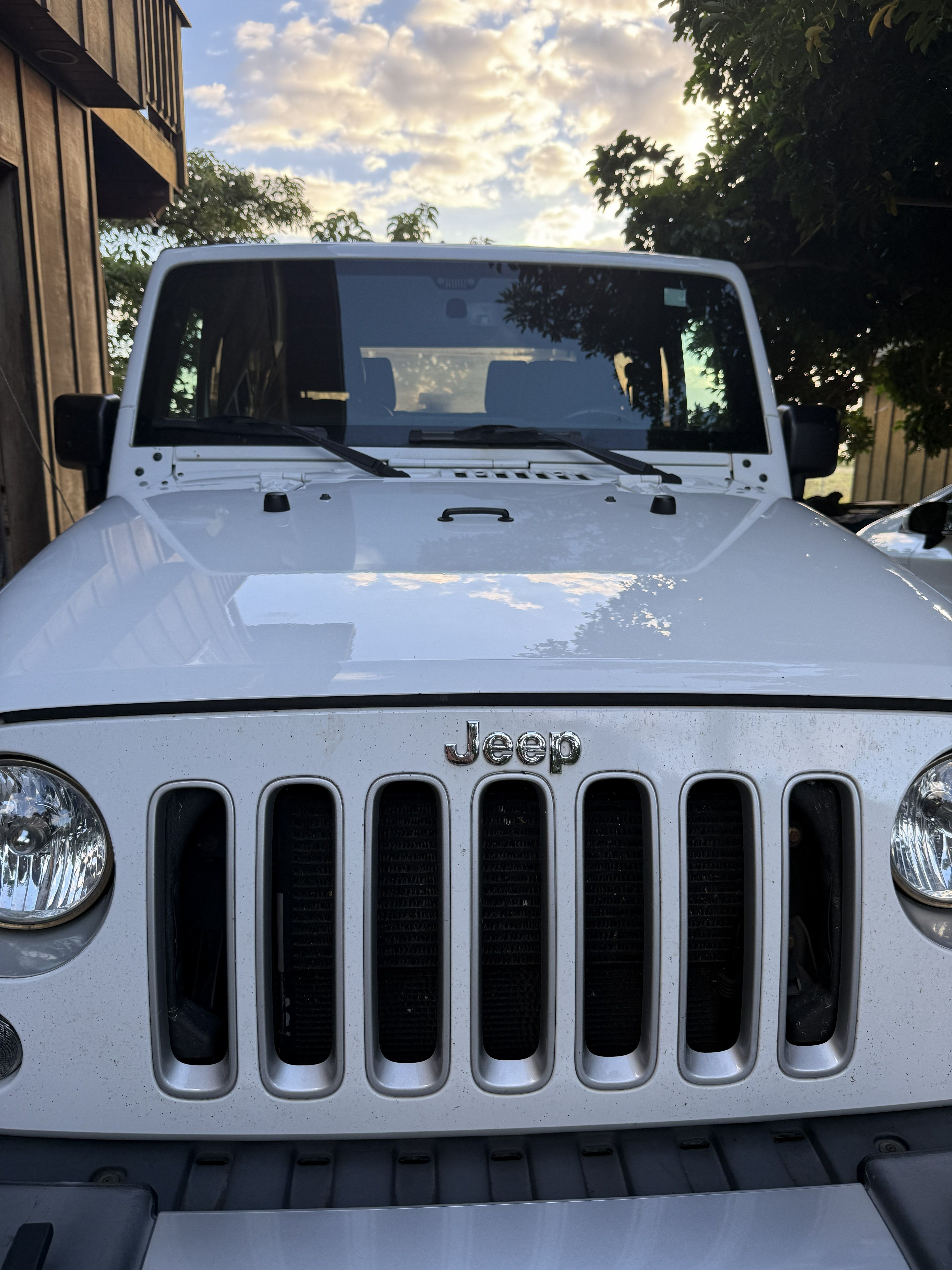 Used 2018 Jeep Wrangler Sahara w/ Dual Top Group AWD/4WD image 5