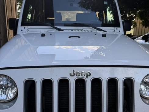 Used 2018 Jeep Wrangler Sahara w/ Dual Top Group AWD/4WD image 5