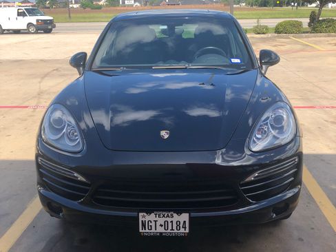 Used 2014 Porsche Cayenne Sport Utility 4D image 4