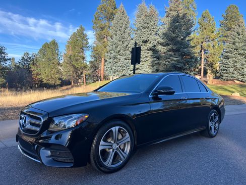 Used 2017 Mercedes-Benz E 300 4MATIC image 1