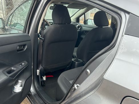 Used 2021 Nissan Versa S FWD image 10