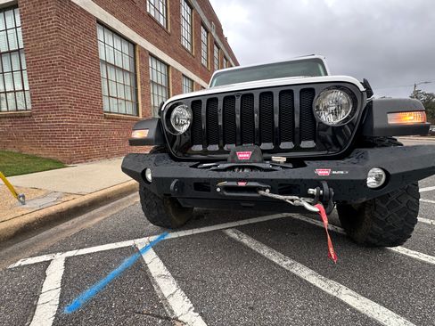 Used 2021 Jeep Wrangler Sport image 9