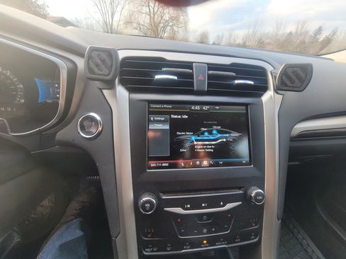 Used 2015 Ford Fusion Energi SE image 24