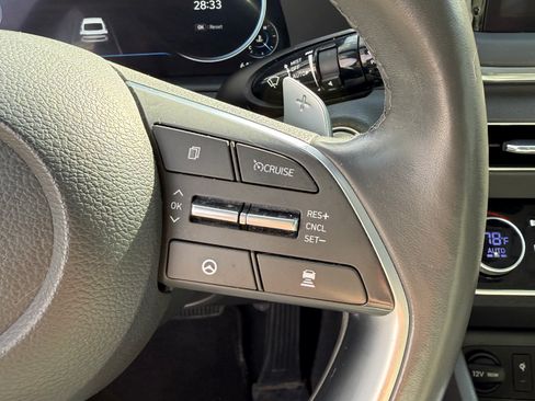 Used 2022 Hyundai Sonata Limited image 22