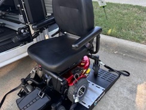 Used 2019 Dodge Grand Caravan SE w/ UConnect Hands-Free Group image 15