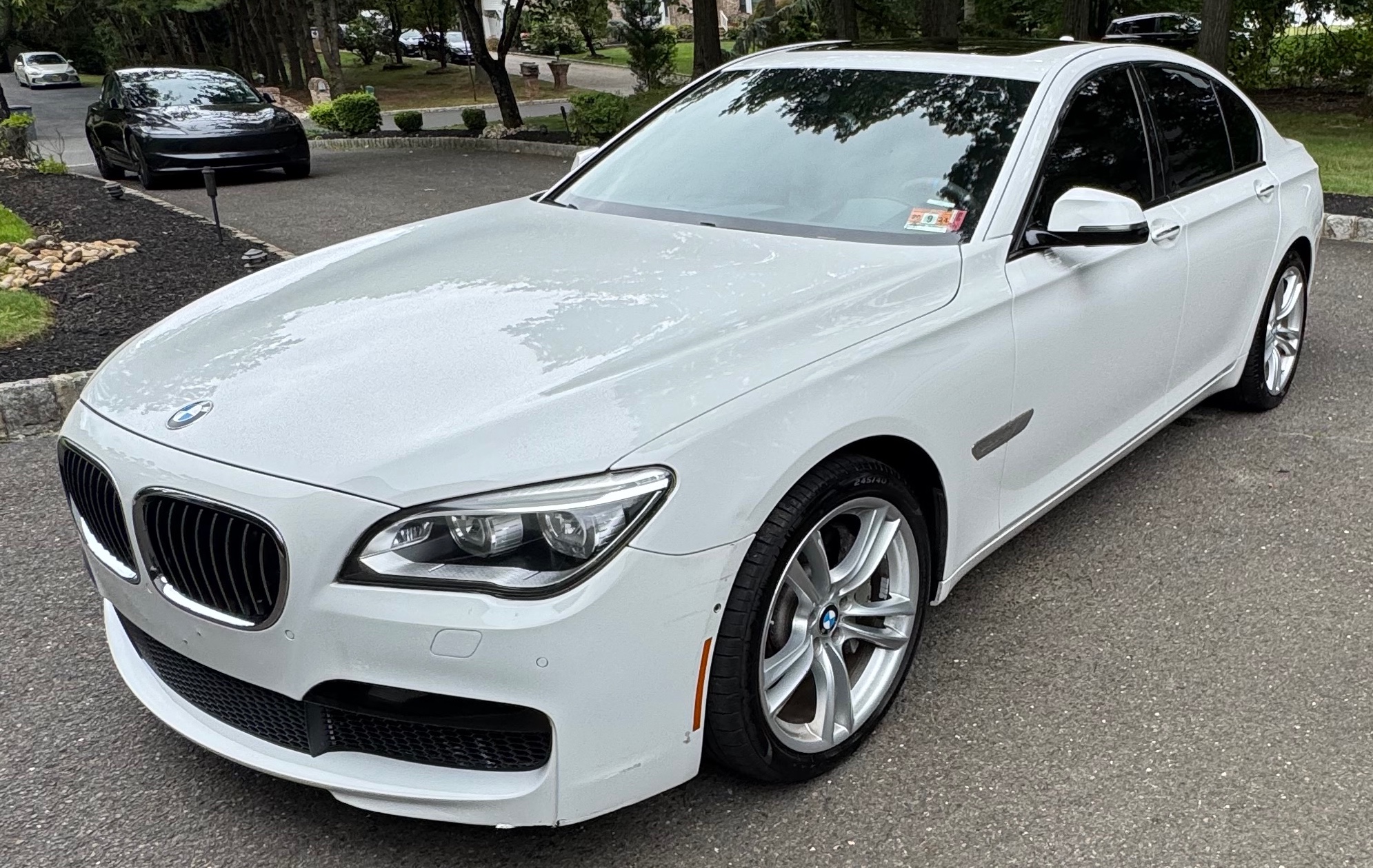 Used 2015 BMW 750i RWD image 4