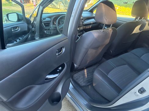 Used 2021 Nissan Leaf SV image 4