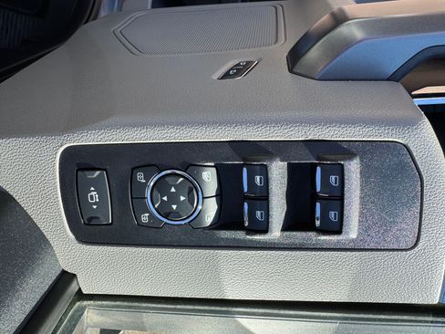 Used 2021 Ford F250 XLT w/ XLT Premium Package image 11