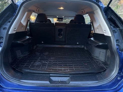 Used 2017 Nissan Rogue S image 29