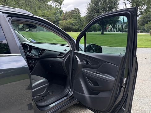 Used 2018 Buick Encore Preferred FWD image 12