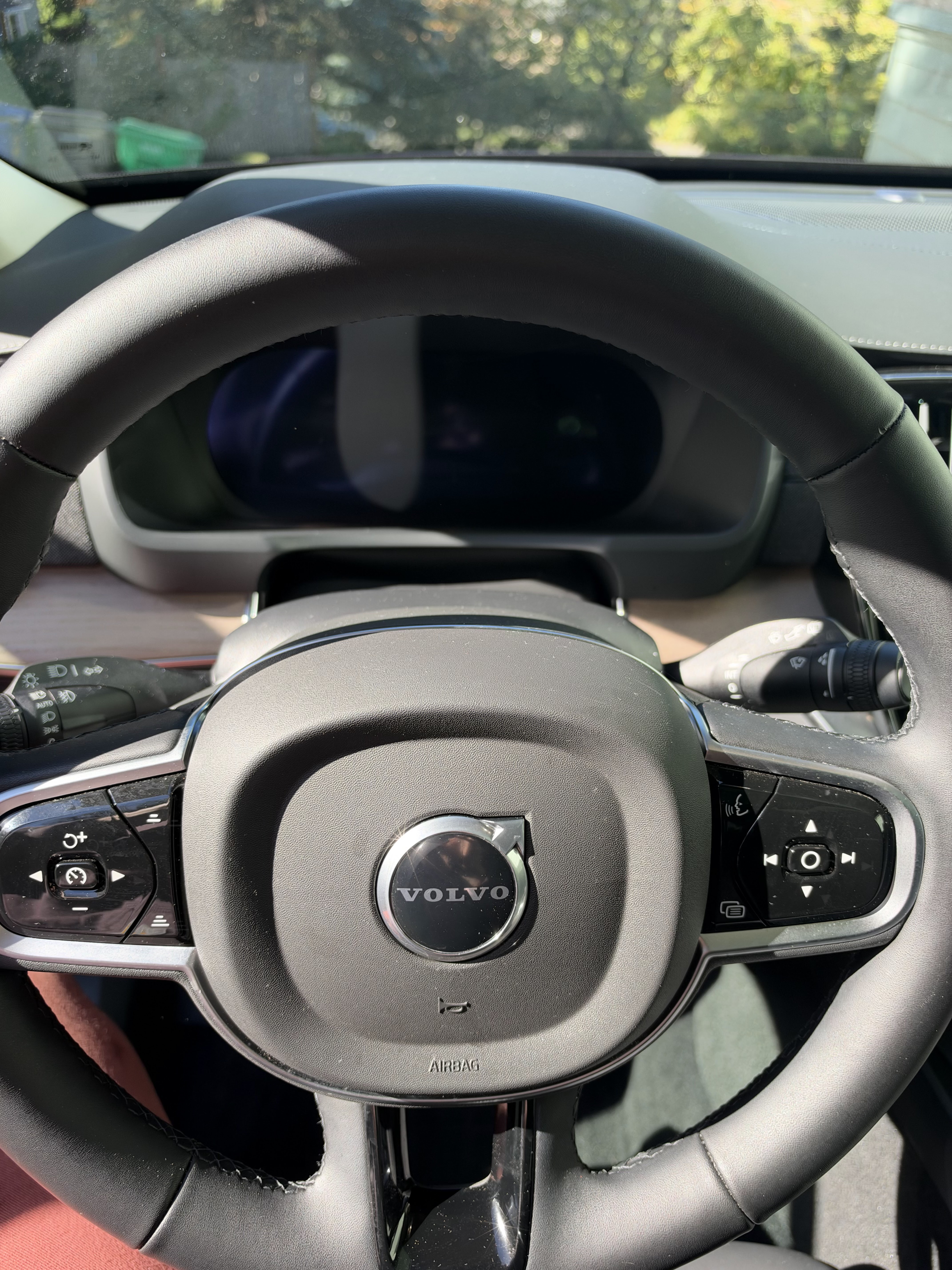 Used 2026 Volvo XC90 B5 Plus w/ Protection Package AWD/4WD image 4