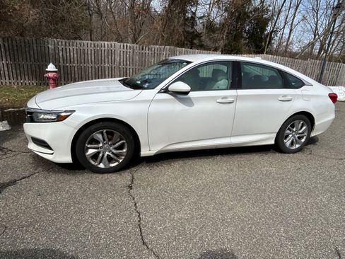 Used 2019 Honda Accord LX image 2