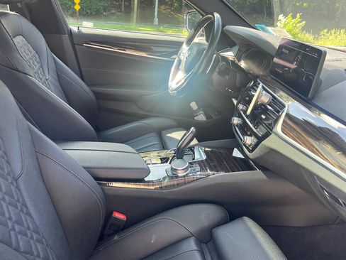 Used 2021 BMW 530i xDrive w/ Convenience Package image 9