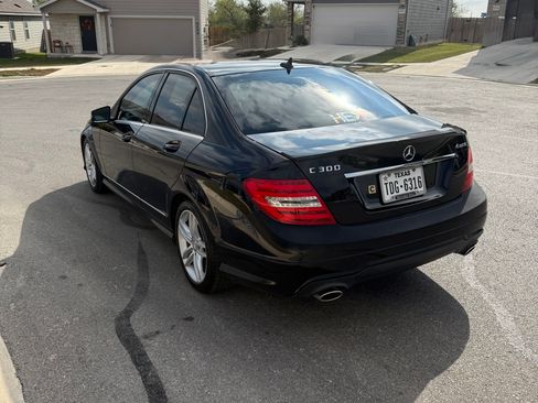 Used 2012 Mercedes-Benz C 300 4MATIC Sedan image 2