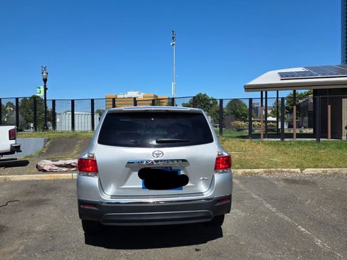 Used 2013 Toyota Highlander 4WD image 4