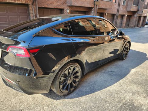 Used 2020 Tesla Model Y Long Range image 1