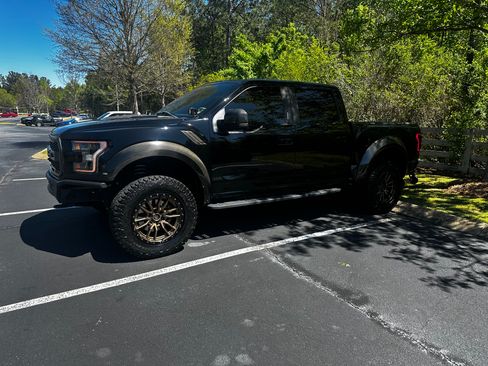 Used 2018 Ford F150 Raptor w/ Equipment Group 802A Luxury AWD/4WD image 11