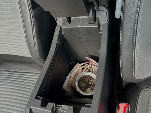 Used 2017 Ford Escape SE w/ SE Sport Appearance Package image 14