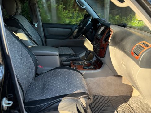 Used 2005 Toyota Land Cruiser Sport Utility 4D image 8