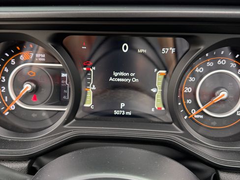 Used 2024 Jeep Wrangler Unlimited Rubicon image 17